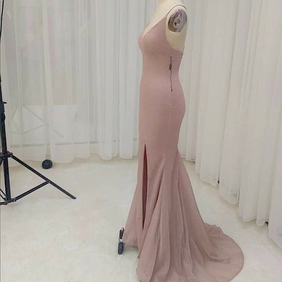 Dresses & Skirts - Gown
